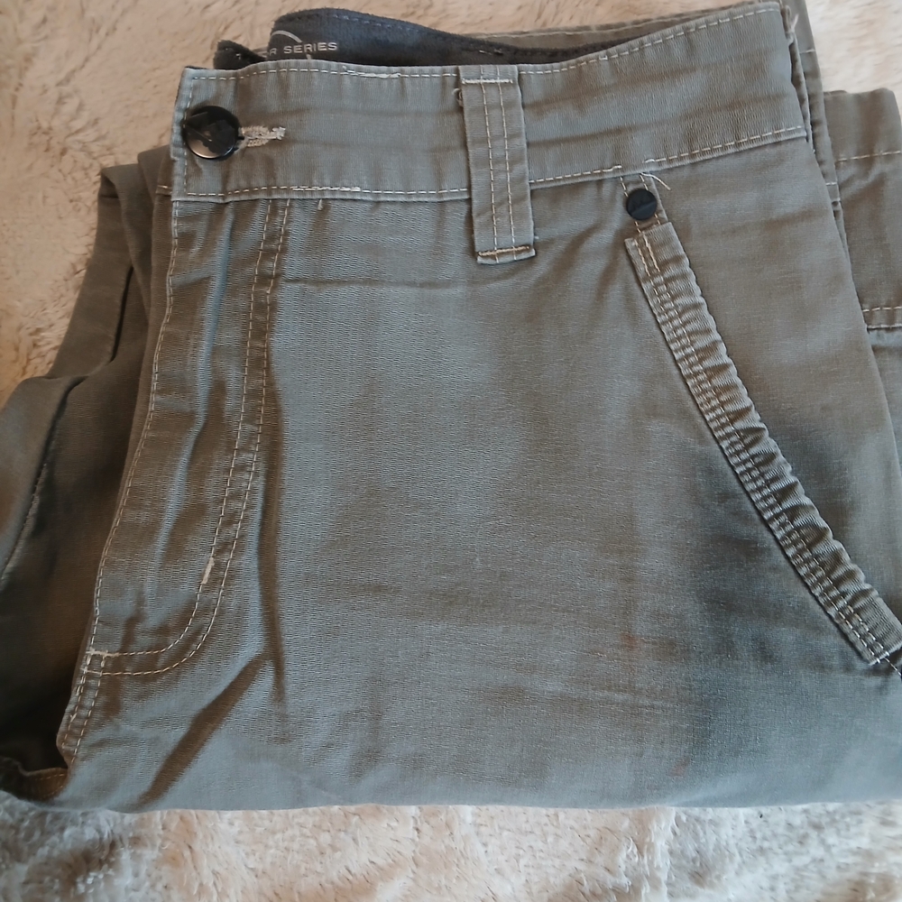 Wrangler Men's Khaki Chinos